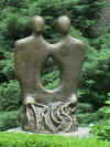 Freindship_Bronze160cm_in_GardenMuseum.jpg (176114 bytes)